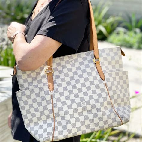 louis vuitton with zipper|louis vuitton zipper tote.